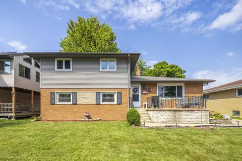 1419 River Dr, Munster, IN 46321