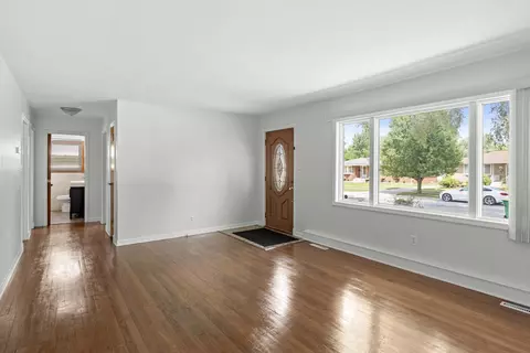 8132 Harrison Ave, Munster, IN 46321 photo 5