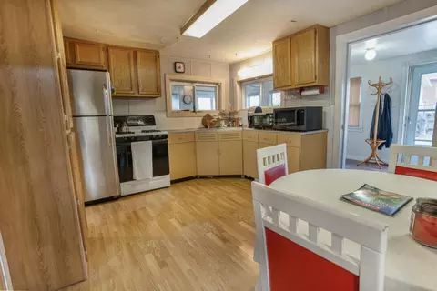 112 E Short St, Rolling Prairie, IN 46371 photo 8