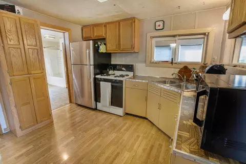 112 E Short St, Rolling Prairie, IN 46371 photo 4