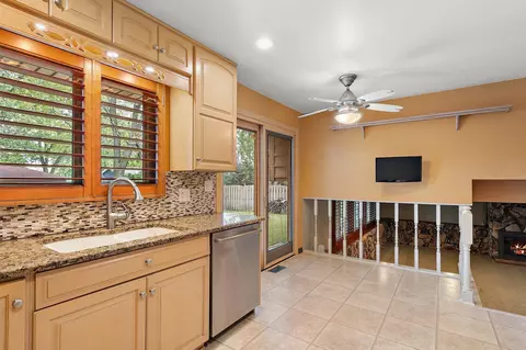 9442 Verbena Dr, Munster, IN 46321 photo 13