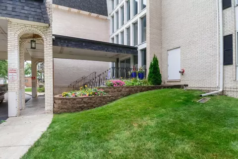 8750 Harrison Ave #109, Munster, IN 46321