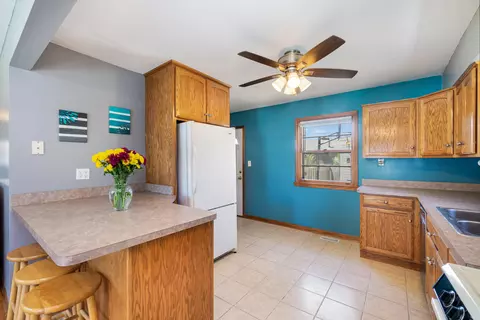 8042 Tapper Ave, Munster, IN 46321 photo 9