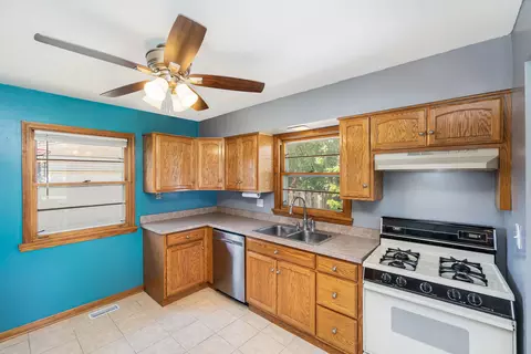 8042 Tapper Ave, Munster, IN 46321 photo 11
