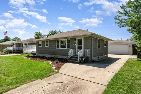 8042 Tapper Ave, Munster, IN 46321 photo 1