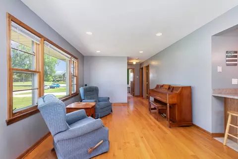 8042 Tapper Ave, Munster, IN 46321 photo 3