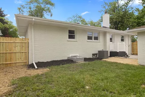8054 Monaldi Dr, Munster, IN 46321 photo 24