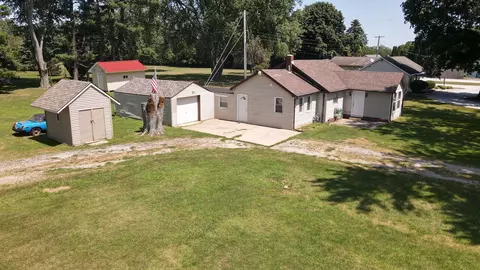 Exterior - 3031 E 100, La Porte, IN 46350 photo 1 of 2