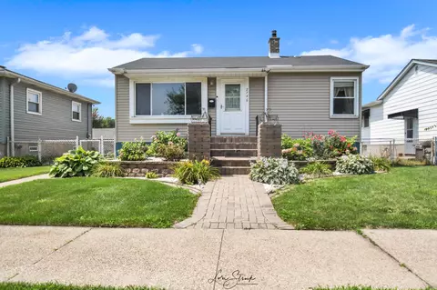 2746 White Oak Ave, Whiting, IN 46394