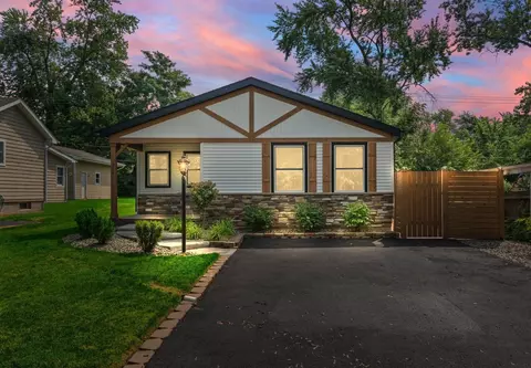 312 Center St, Valparaiso, IN 46385