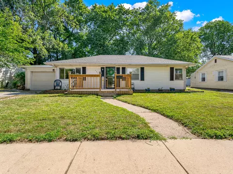 7937 Birch Dr, Hammond, IN 46324