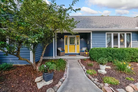 693 E 1100, Westville, IN 46391