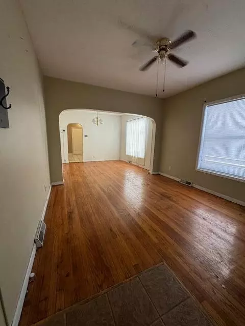806 Hayes St, Gary, IN 46404 photo 3