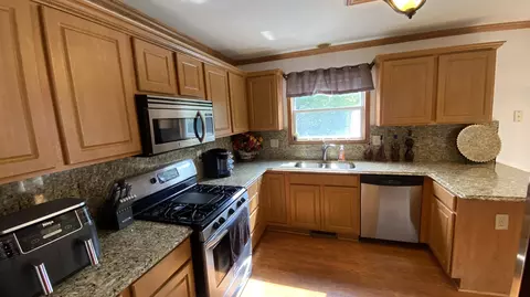 Kitchen - 12486 Brookside Dr, Crown Point, IN 46307 photo 9 of 9
