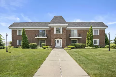 900 Camellia Dr #7, Munster, IN 46321