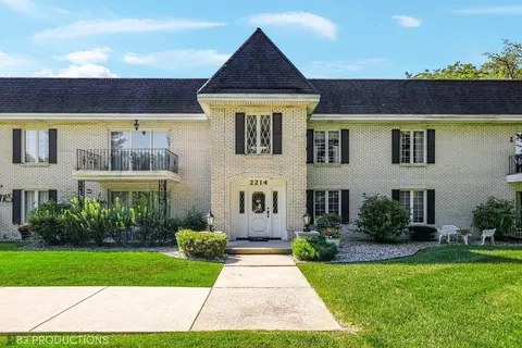 2214 Bordeaux Walk #D-1, Highland, IN 46322