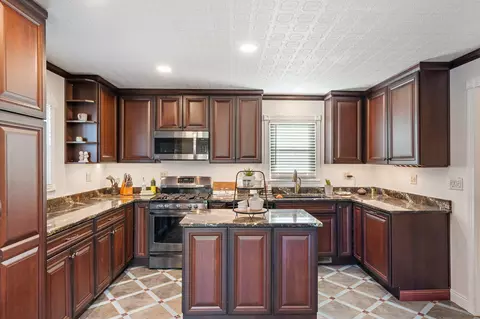 107 E Bates St, Hebron, IN 46341 photo 13
