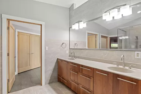 Bath - 7035 E 83rd Ave, Crown Point, IN 46307 photo 2 of 4