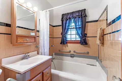 8350 Walnut Dr, Munster, IN 46321 photo 9