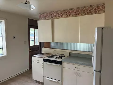 8016 Locust Ave, Gary, IN 46403 photo 5