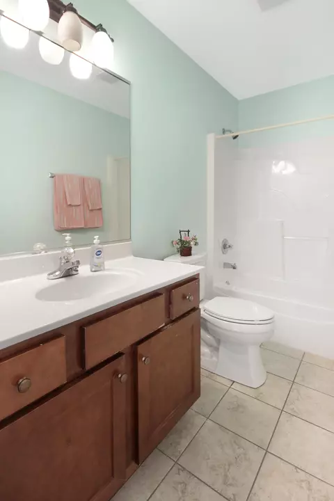 1219 Sawgrass Dr, Griffith, IN 46319 photo 12