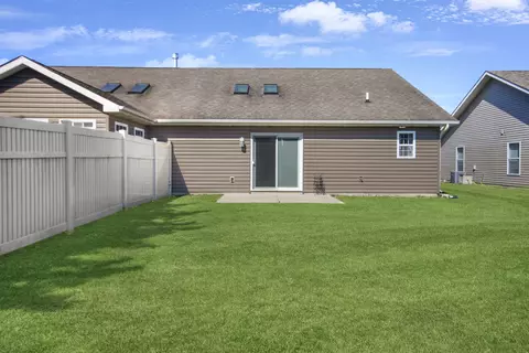 1219 Sawgrass Dr, Griffith, IN 46319 photo 5