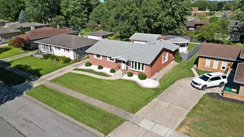 8545 Garfield Ave, Munster, IN 46321 photo 3