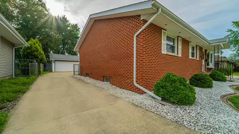 8545 Garfield Ave, Munster, IN 46321 photo 31
