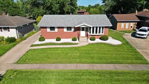 8545 Garfield Ave, Munster, IN 46321 photo 2