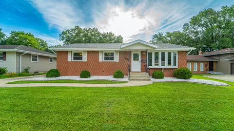 8545 Garfield Ave, Munster, IN 46321 photo 1