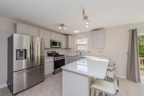 207 Fieldstone Dr, Porter, IN 46304 photo 3