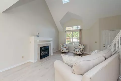 207 Fieldstone Dr, Porter, IN 46304 photo 2