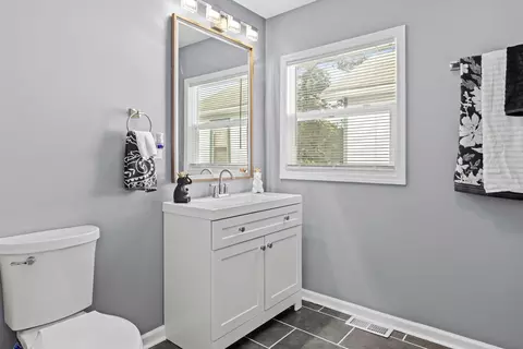 Bath - 4106 W 15th Ave, Gary, IN 46404 photo 2 of 4