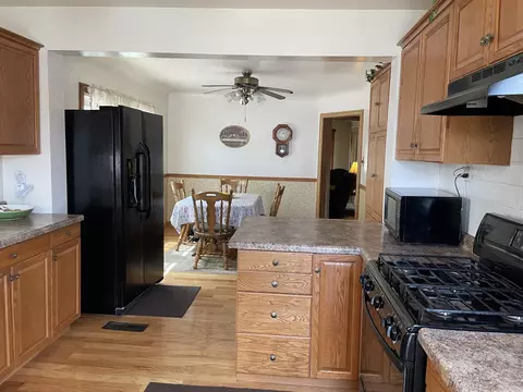 1527 Warwick Ave, Whiting, IN 46394 photo 5