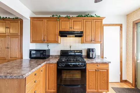 1527 Warwick Ave, Whiting, IN 46394 photo 4