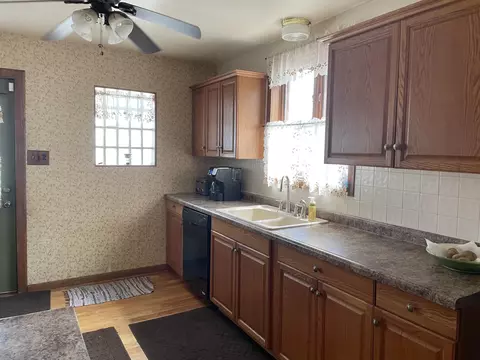 1527 Warwick Ave, Whiting, IN 46394 photo 6