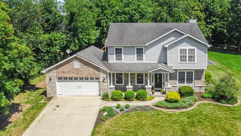 266 Castlewood Dr, Valparaiso, IN 46385