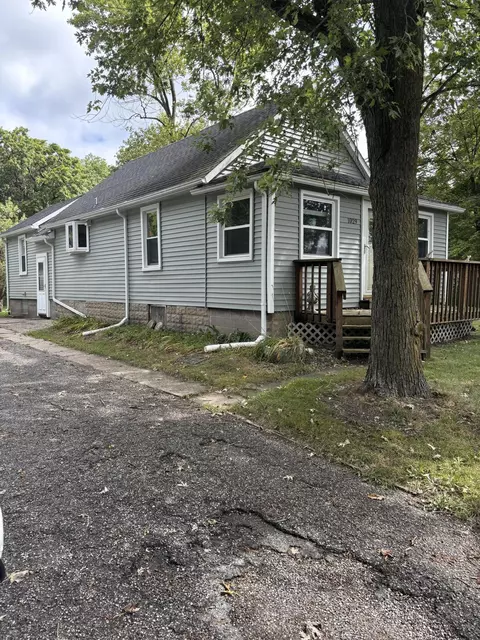 Exterior - 1029 Reder Rd, Griffith, IN 46319 photo 1 of 9