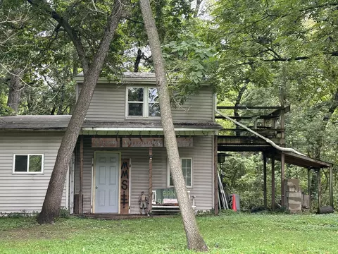Exterior - 1029 Reder Rd, Griffith, IN 46319 photo 7 of 9