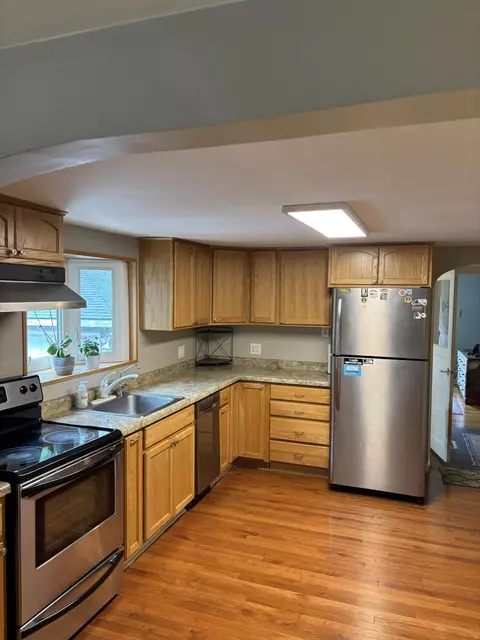 Kitchen - 1029 Reder Rd, Griffith, IN 46319 photo 2 of 2