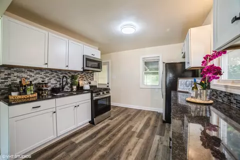 Kitchen - 1431 E 36th Ave, Gary, IN 46409 photo 11 of 18