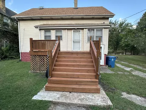 Exterior - 1537 Roosevelt St, Gary, IN 46404 photo 4 of 5