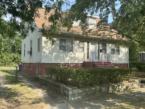 Exterior - 1537 Roosevelt St, Gary, IN 46404 photo 2 of 5