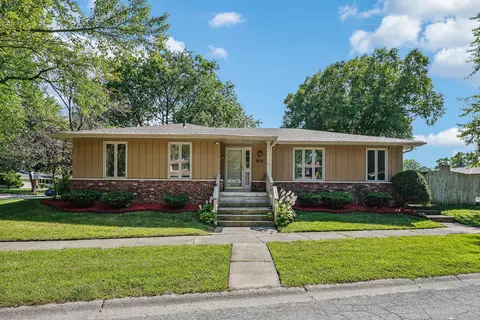 Exterior - 9518 Marigold Ln, Munster, IN 46321 photo 1 of 6