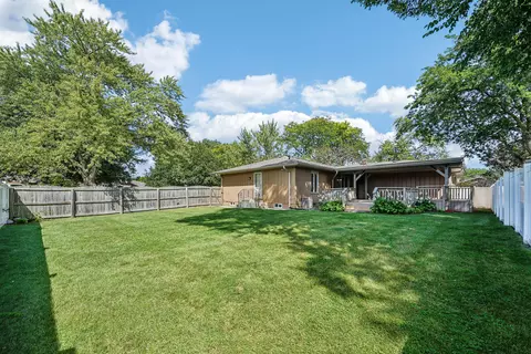 Exterior - 9518 Marigold Ln, Munster, IN 46321 photo 6 of 6