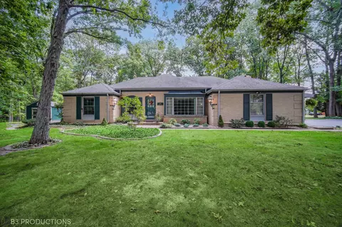 151 Sylvan Dr, Valparaiso, IN 46385