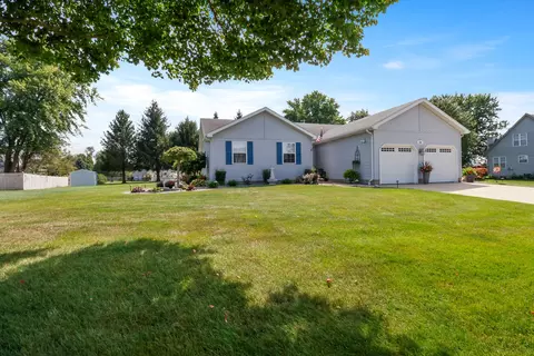 308 Heatherwood Dr, Valparaiso, IN 46383