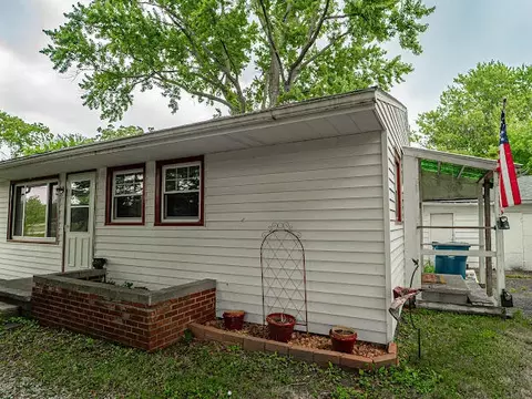 923 N 200, Valparaiso, IN 46385