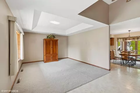 731 N Forest Ave, Griffith, IN 46319 photo 2