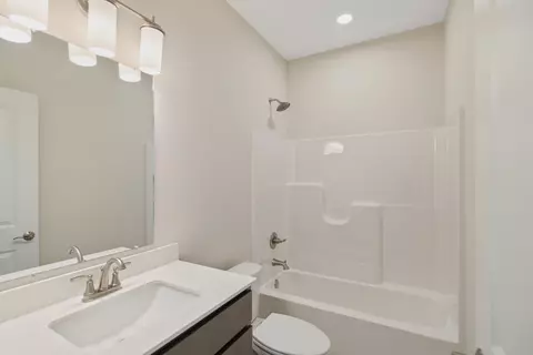 3100 Greenview Dr, Valparaiso, IN 46385 photo 6